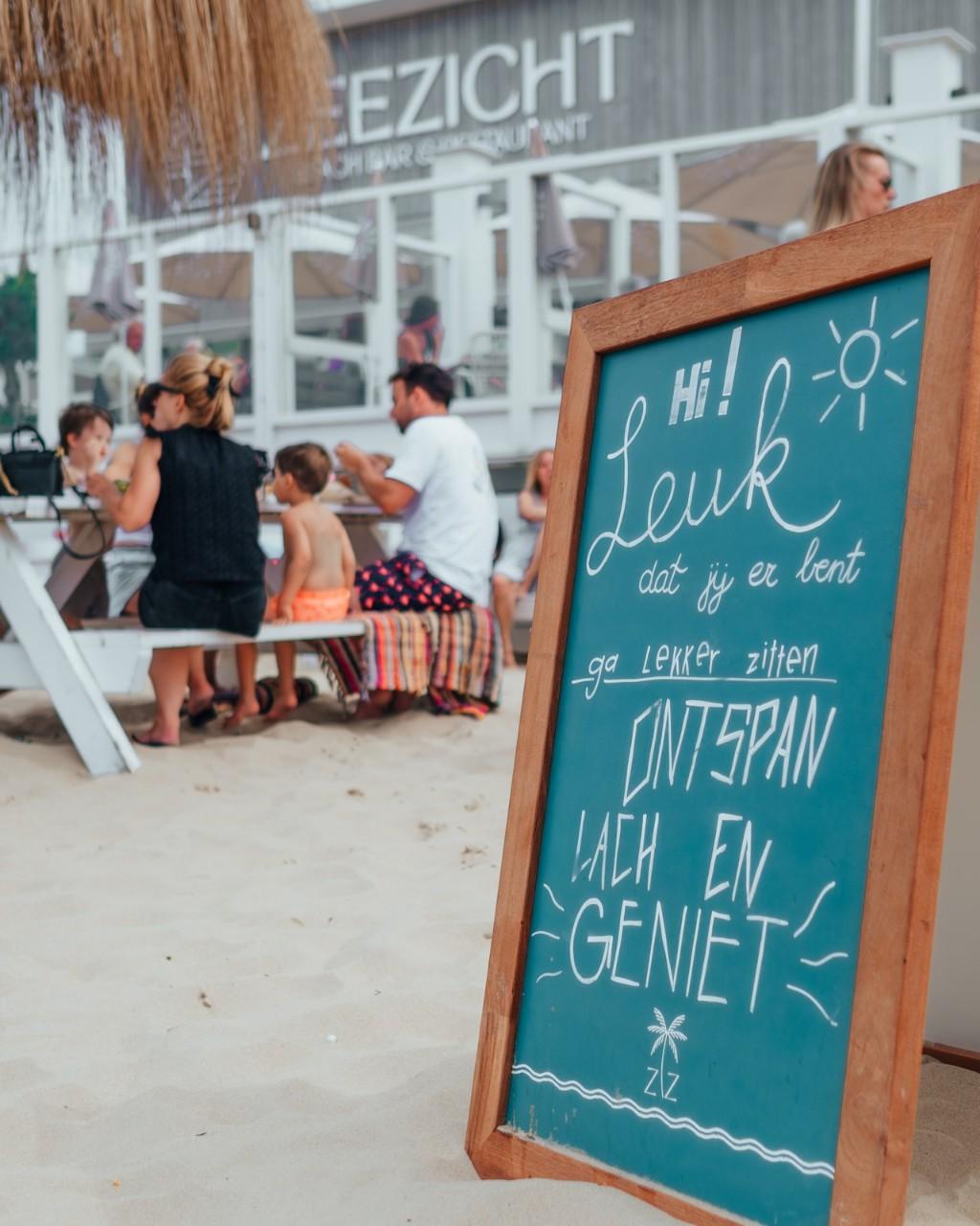 Terras van Strandpaviljoen Zeezicht aan het strand van Castricum